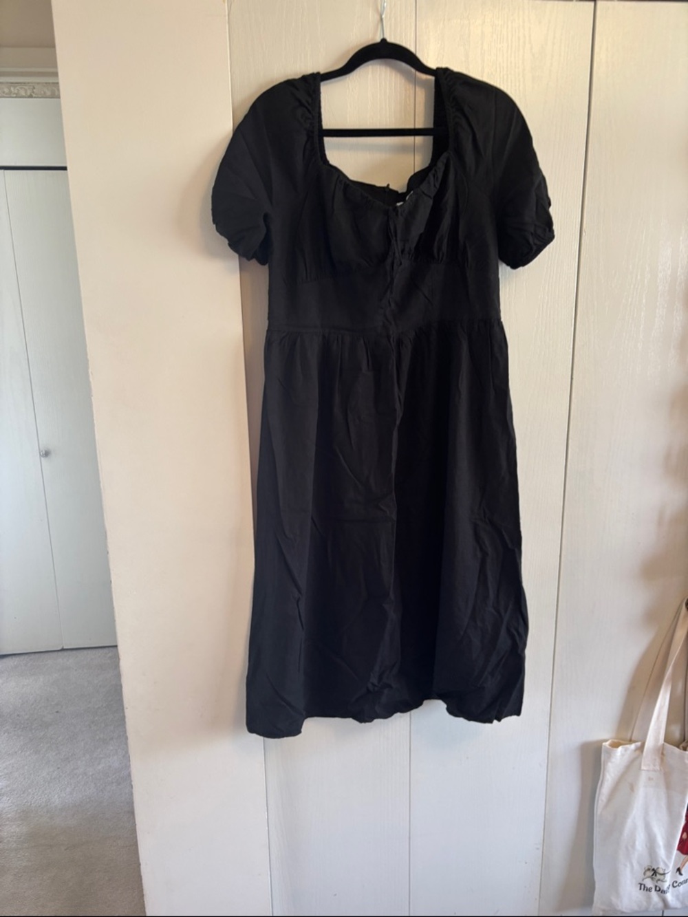 Reitmans Black Puff-Sleeve Midi Dress
